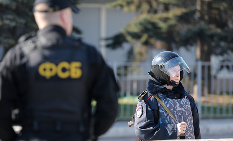 ФСБ задержало 10 человек, планировавших теракты в Москве и Петербурге