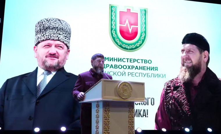 Рамзан Кадыров поздравил медицинских работников с профессиональным праздником