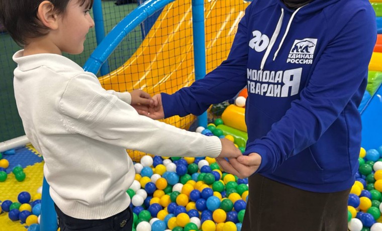 «Молодая Гвардия Единой России» по ЧР совместно с «HAYRA» провели акцию «Наши дети»