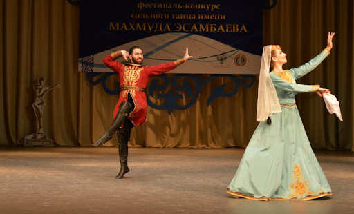В Грозном проходит XII Международный фестиваль-конкурс сольного танца имени Махмуда Эсамбаева