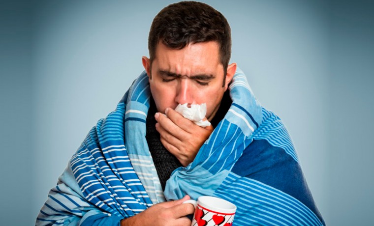 Врач иммунолог-аллерголог перечислил отличия сезонной аллергии от простуды