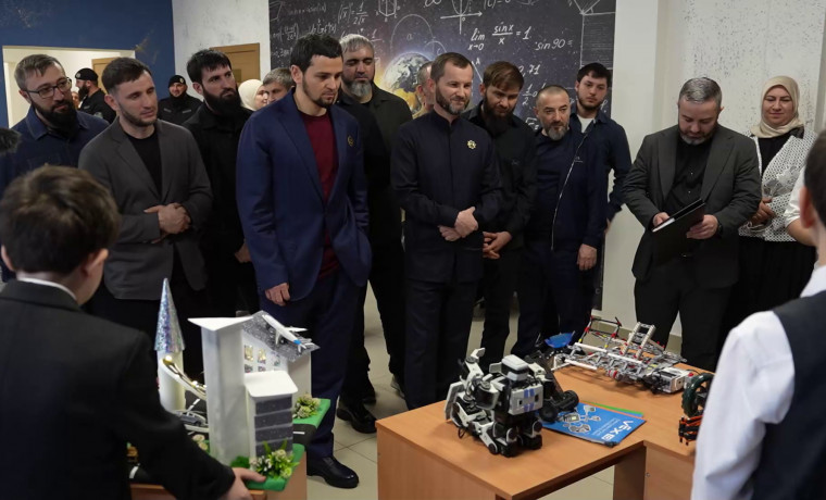 Четыре школы Грозного получили современные интерактивные панели от РОФ им. А.-Х. Кадырова