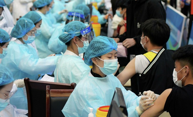 1,45 миллиарда прививок от COVID-19 сделали жители Китая