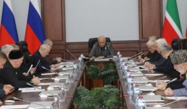 Парламент ЧР обсудил развитие чеченского языка в официальной документации