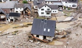 Число погибших из-за наводнения на западе Германии достигло 80 человек
