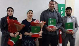 Сотрудников чеченских радиостанций наградили Почетными грамотами и денежными премиями