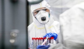 За последние сутки в России выявили 8 320 случаев коронавируса