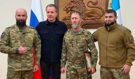 Губернатор Белгородской области наградил бойцов из ЧР за мужество и героизм