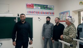 Зелимхан Ахматов проверил готовность школ Шейх-Мансуровского района к началу нового учебного года