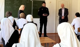 Сотрудники полиции напомнили школьникам о важности взаимоуважения и соблюдения закона