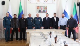 Двое жителей Чеченской Республики удостоены наград МЧС за проявленный героизм во время стихии