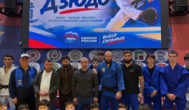 «Единая Россия» организовала спортивные мастер-классы для юных жителей Чечни