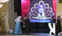 Слушатели радио "Грозный" голосуют в рамках конкурса "Национальная пятерка"