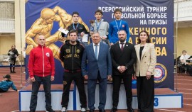 Команда Грозного завоевала три медали на всероссийском турнире по вольной борьбе