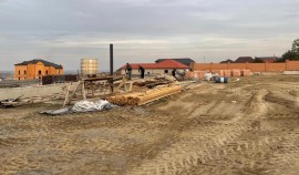 Активисты «Единой России» проверили ход строительства детского сада в Гудермесском районе
