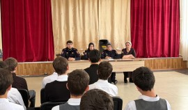 Полицейские напомнили школьникам Цоци-Юрта о важности здорового образа жизни