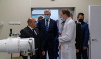 Правительство России намерено продлить выплаты борющимся с коронавирусом медикам