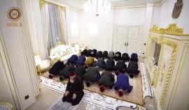 В доме Главы Чеченской Республики прочитали коллективную молитву- таравих
