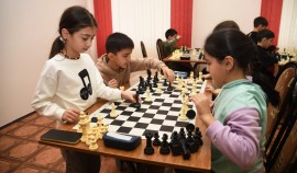 Росгвардейцы провели новогодний шахматный турнир для подшефных школьников в Грозном