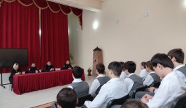В селе Октябрьское инспекторы полиции обсудили со школьниками правовую культуру