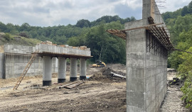 «Партийный десант» проверил ход строительства школ и дорог в ЧР