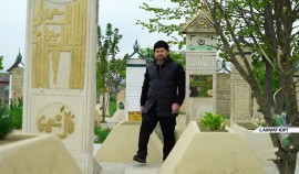 Рамзан Кадыров посетил кладбище в родовом селе