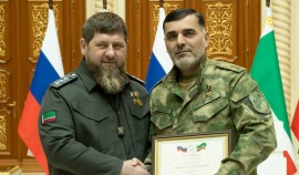 Рамзан Кадыров поздравил Алибека Делимханова с присвоением воинского звания 