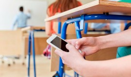 Новый законопроект предлагает использование телефон в школе только в образовательных целях