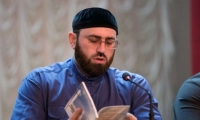 Адам Шахидов провел беседу с сотрудниками Фонда имени Шейха Зайеда