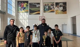 Команда школ Курчалоевского района выиграла муниципальные соревнования по настольному теннису