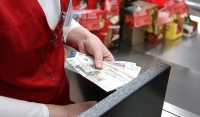 Роскачество советует отказаться от использования наличных во время пандемии коронавируса