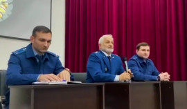 Прокуратура Шейх-Мансуровского района провела патриотическую беседу с школьниками Грозного