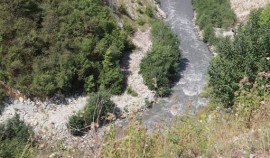 В Ачхой-Мартане продолжается благоустройство набережной реки Фортанга