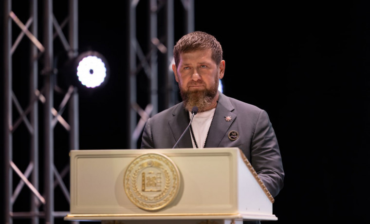 Рамзан Кадыров поздравил строителей с профессиональным праздником