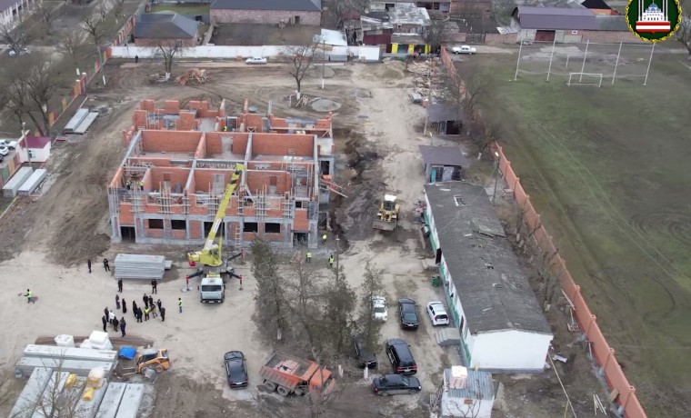 В Грозном строят три  новых детских сада на 260 мест