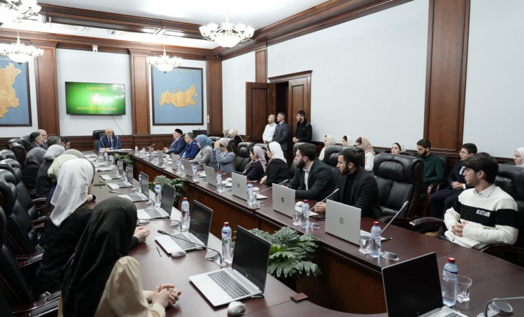 Студенты из ЧГПУ посетили Парламент Чеченской Республики