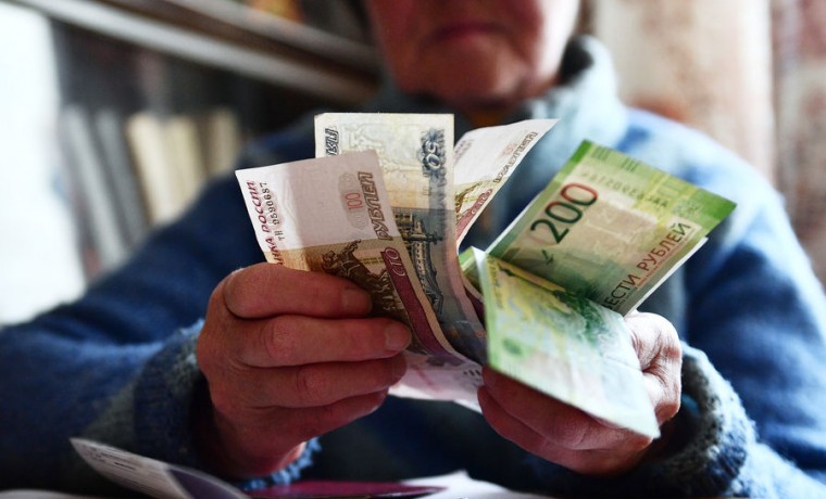 С 1 января 2024 года в России повысят пенсию неработающим пенсионерам