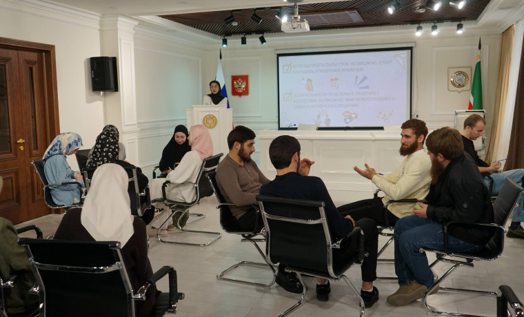 В министерстве ЧР по делам молодежи ЧР прошел мастер-класс по саморазвитию