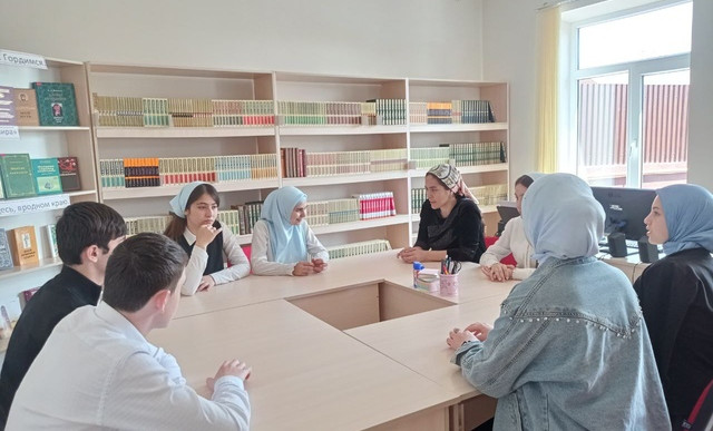 В селе Чечен-Аул прошел патриотический час, посвященный городу воинской славы