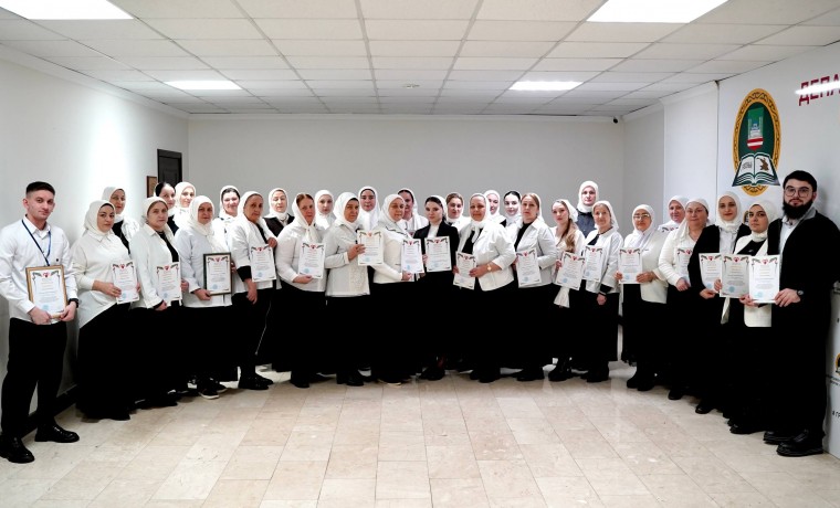 Премии Главы ЧР в размере 50 тысяч рублей вручены 40 педагогам Грозного