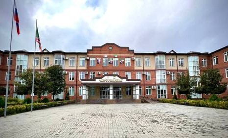 В системе образования Грозного стартовал конкурс на лучшее благоустройство школьного двора
