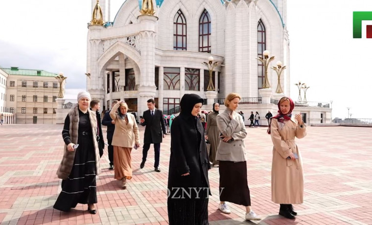 Айшат Кадырова посетила казанскую мечеть Кул Шариф
