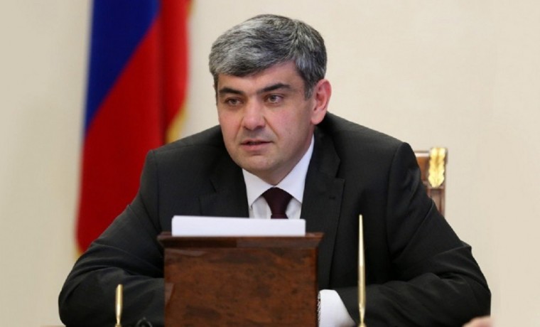 Глава КБР Казбек Коков поздравил жителей ЧР со 100-летием государственности