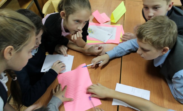 На внеклассное мероприятие родители школьников в Грозном готовы выделить в среднем 1900 рублей