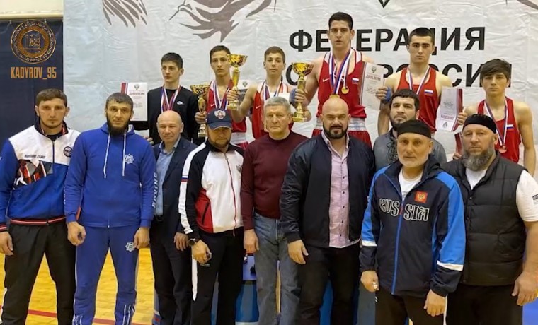 Рамзан Кадыров поздравил чеченских боксеров с победой на Первенстве России