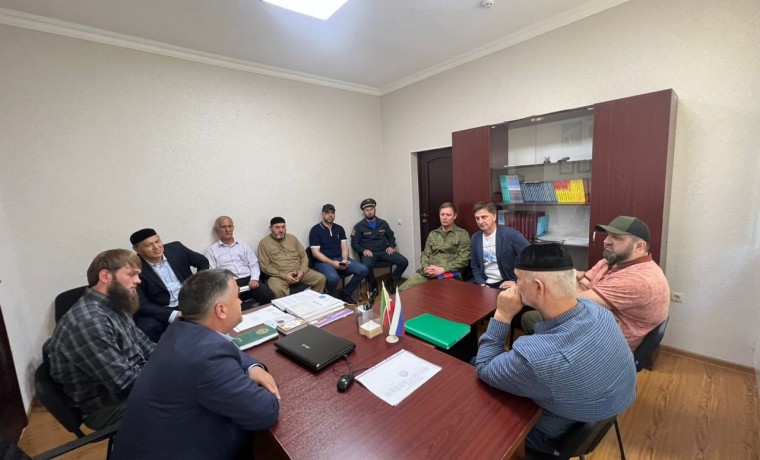 В Итум-Калинском лесничестве прошло совещание по вопросам обеспечения пожарной безопасности