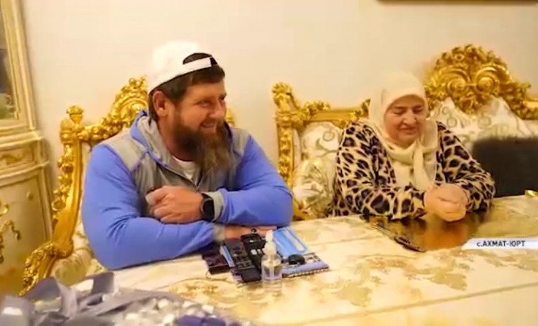 Рамзан Кадыров поздравил Аймани Несиевну с праздником Ид аль-Фитр