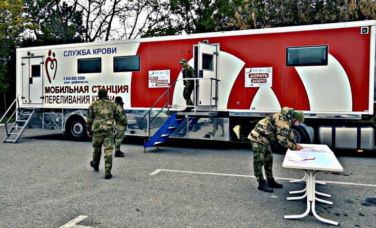 Более 60 сотрудников ОМОН «АХМАТ-1» сдали кровь для медучреждений Чеченской Республики.