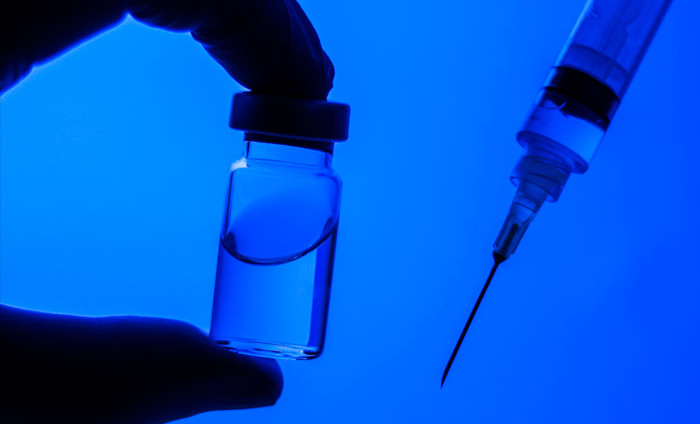 Людям со сниженным иммунитетом может понадобиться дополнительная доза вакцины от коронавируса