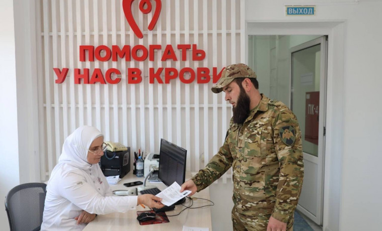 Минометная батарея Росгвардии поддержала донорскую акцию в Грозном